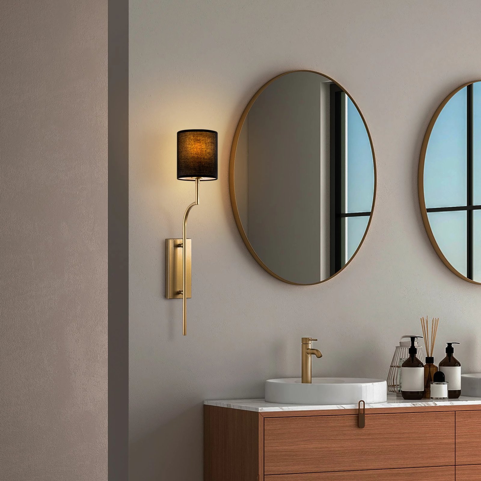 Llambë muri Opviq, Lumora - 15336, ngjyrë ari dhe e zezë