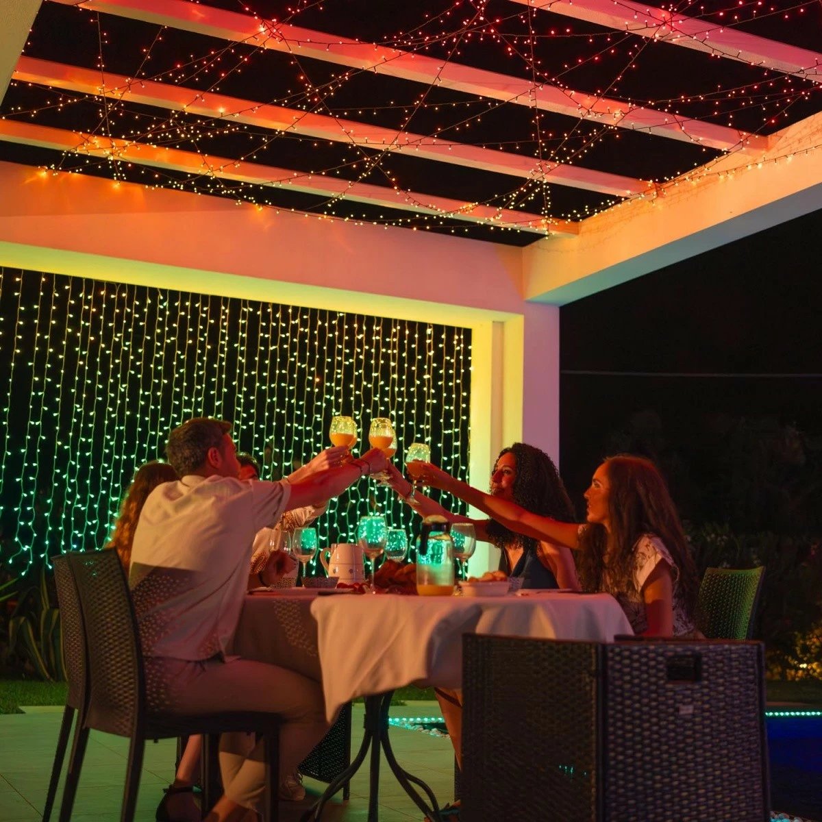 Drita dekorative Twinkly Strings, 100 LED RGB, 8 m, zinxhir, e zezë Drita dekorative Twinkly Strings, 100 LED RGB, 8 m, zinxhir, e zezë