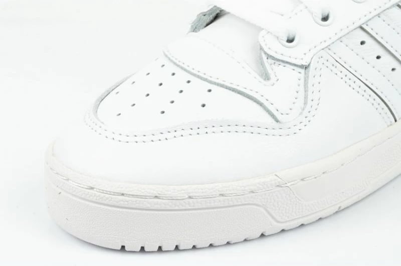 Atlete për femra adidas, të bardha