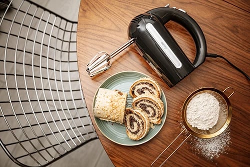 Mikser dore, Adler CR 4218 300W 5 shpejtësi Turbo me rrahëse dhe grepa inox, i zi