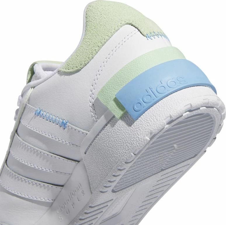 Atlete për femra adidas, të bardha