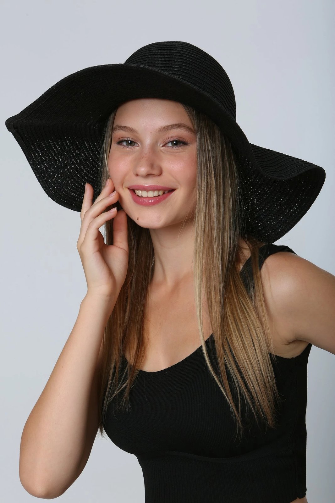 Kapelë për gra, Jumeon Hsr2005, e zezë