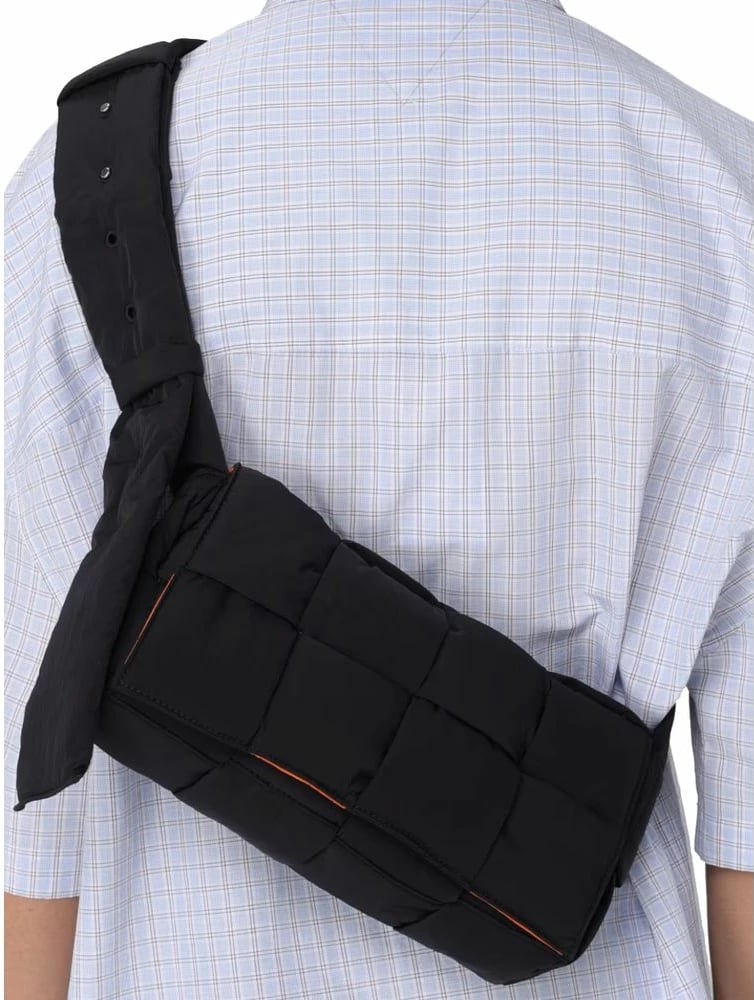 Çantë Bottega Veneta, e zezë
