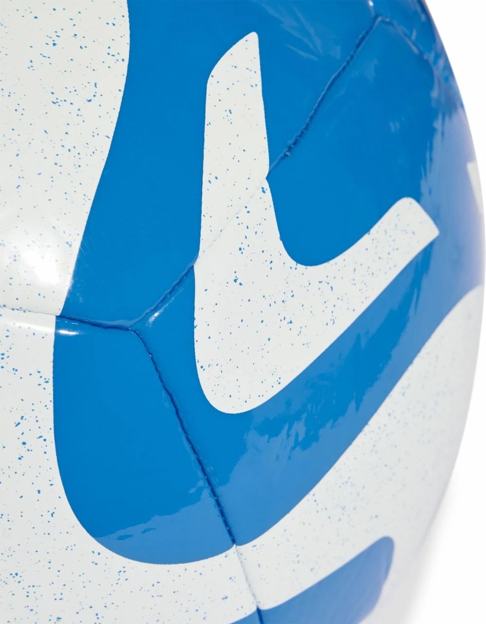 Top futbolli adidas, bardh e kaltër