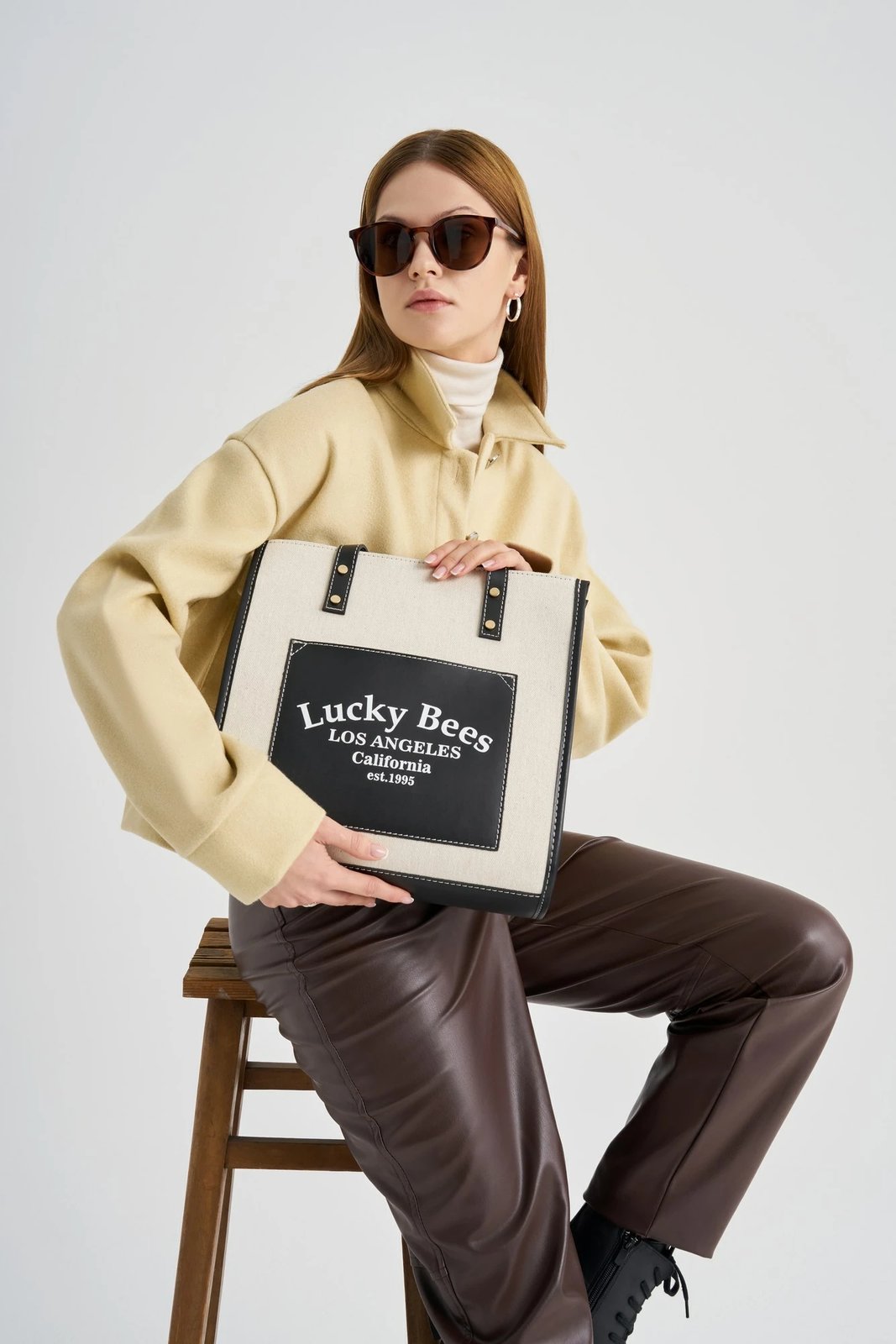 Çantë tote Lucky Bees, e zezë-krem, 376