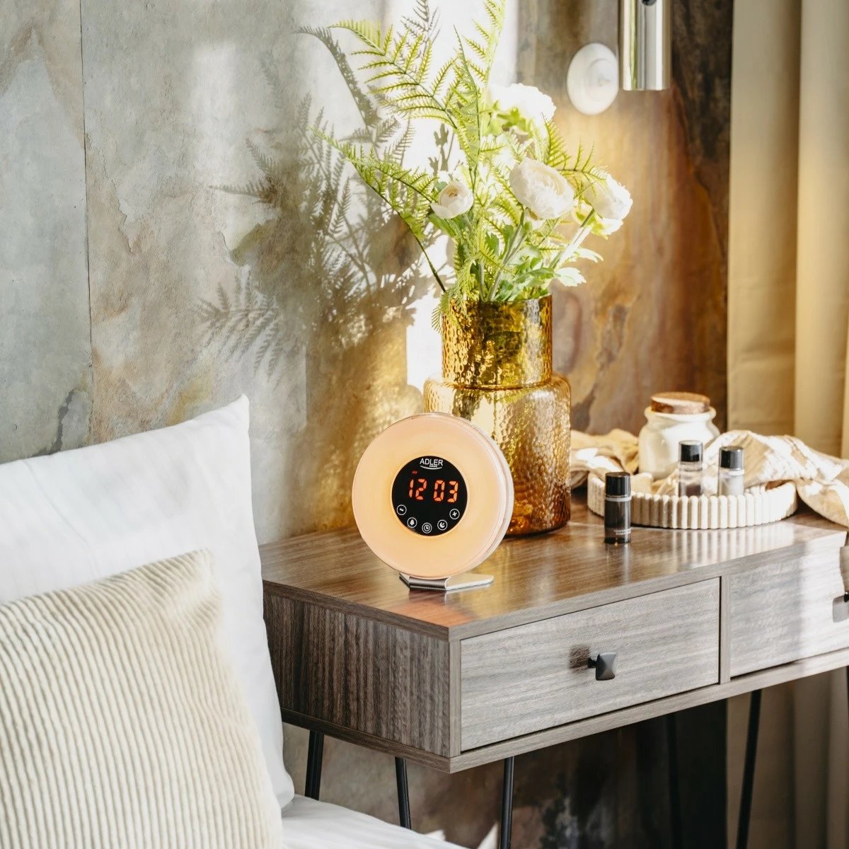 Zgjues me dritë, Adler AD1916, simulim agimi, radio FM, USB-C, ngjyrë e bardhë