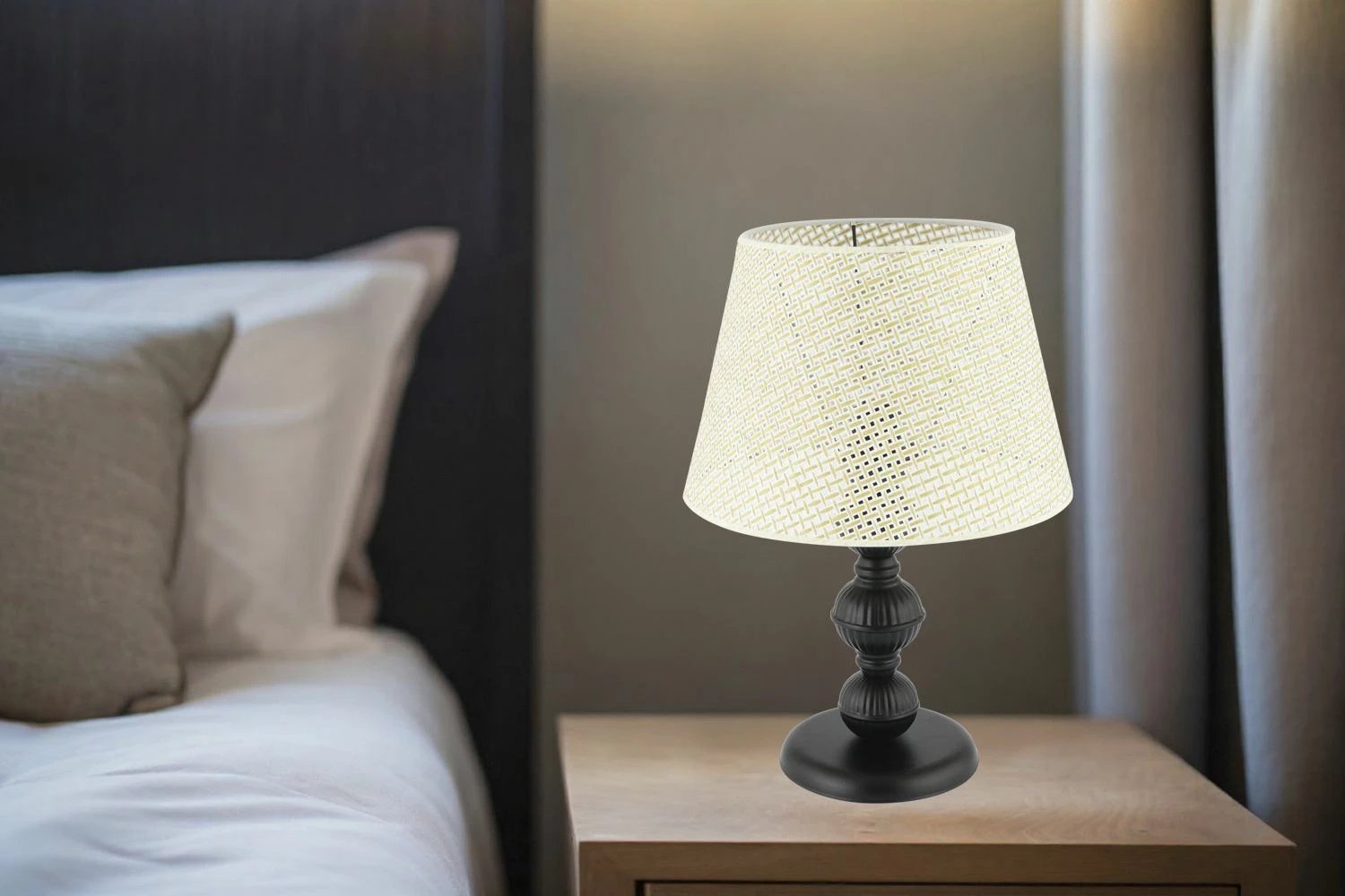 Llambë tavoline Opviq, 300 Hazeran, e bardhë dhe e zezë