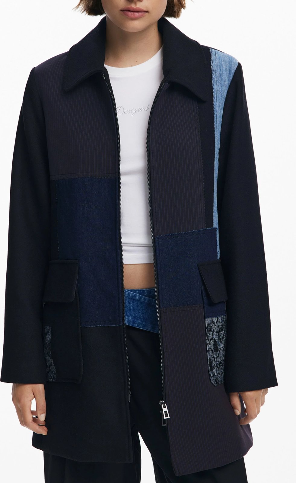 Jakne Desigual femra, e zezë