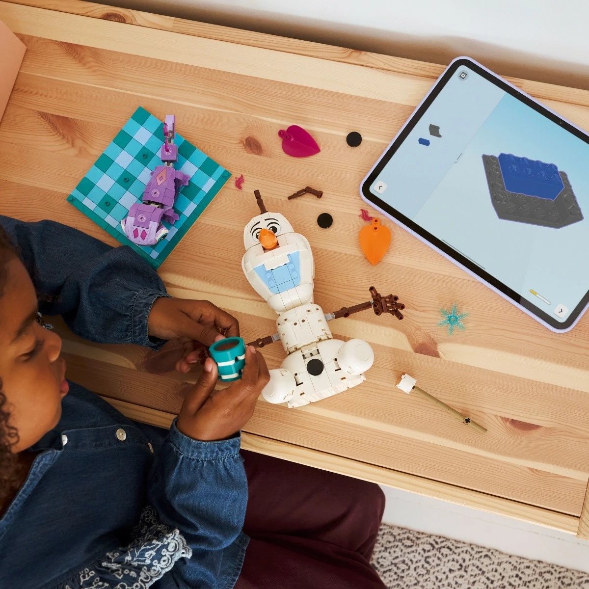 Set LEGO Disney Frozen 43287 Olaf dhe Bruni Picnic, 478 pjesë, 7+