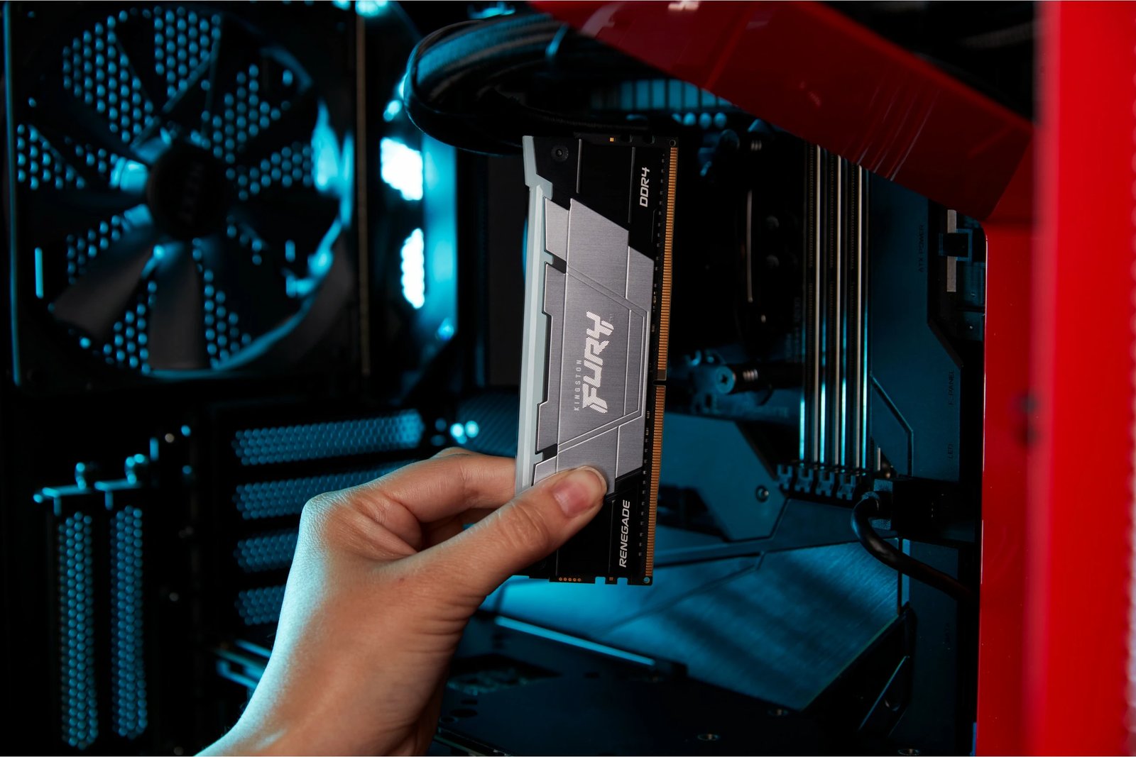 RAM Memorje Kingston FURY Renegade RGB 64GB (4x16GB) 3600MT/s DDR4 RAM Memorje Kingston FURY Renegade RGB 64GB (4x16GB) 3600MT/s DDR4