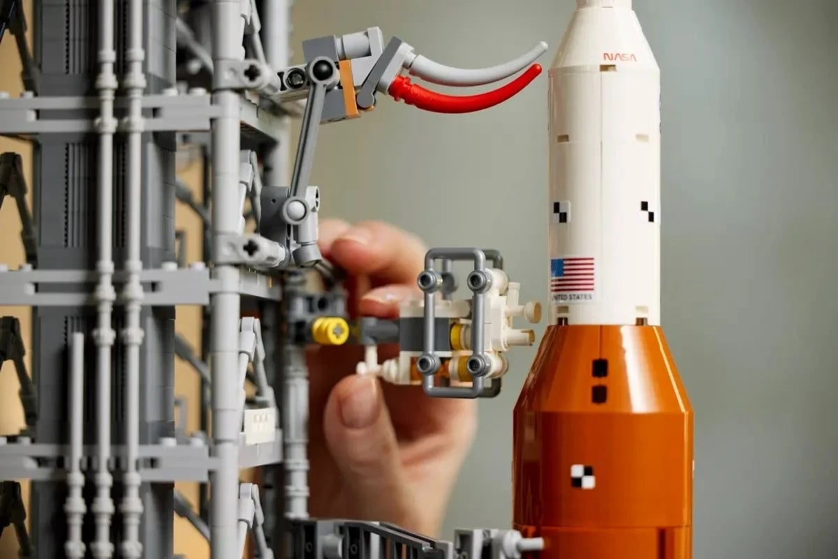 Set LEGO ICONS 10341 NASA Artemis Space Launch System