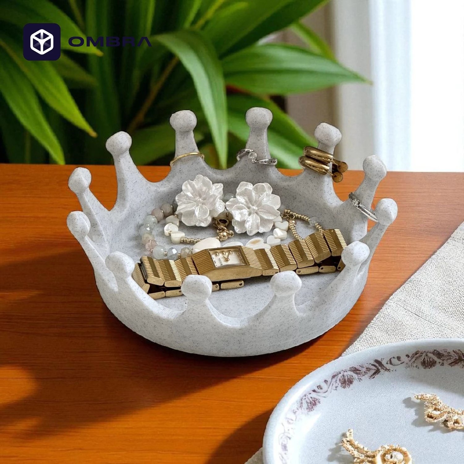 Organizues Bizhuterish – Dekori në formë Kurorë Mbretërore, ngjyrë mermeri