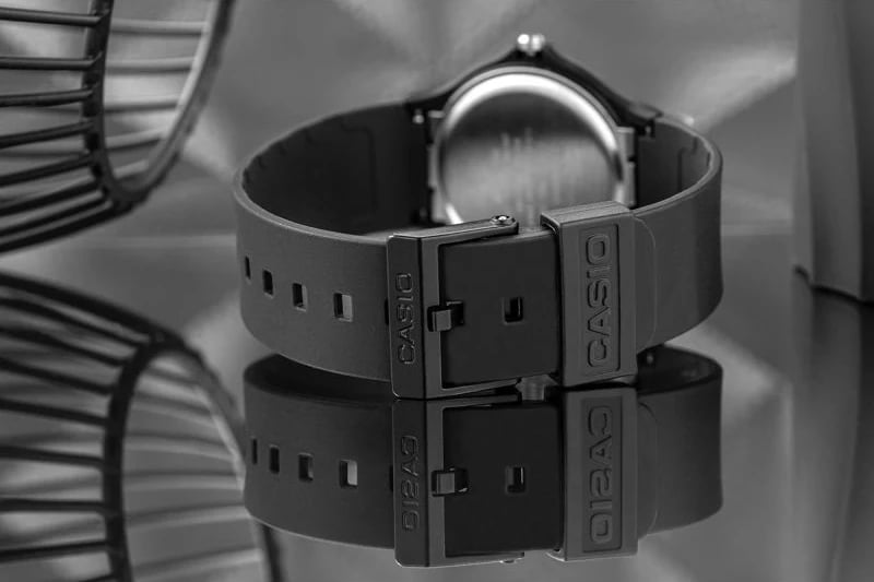 Orë dore për femra Casio, e zezë