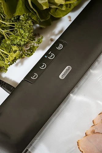 Sealer vakumi, Mesko 4492, 95W 12L/min, gjerësi qese deri 28 cm, 2 moda Dry/Moist, e zezë, set me rul 28cm x 3m + zorrë