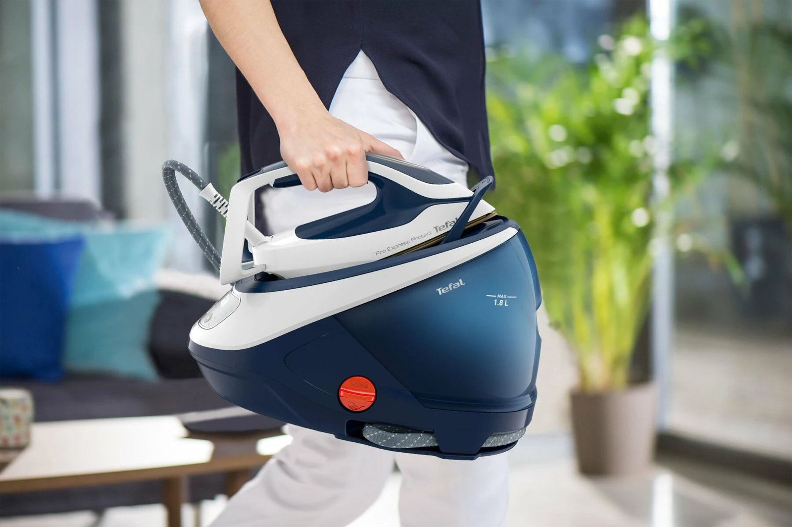 Hekur me stacion avulli, Tefal, GV9221E0, 2600 W 7.6 bar 140 g/min goditje avulli 550 g/min shtesë, bardhë-blu