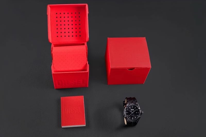 Orë dore për meshkuj DIESEL, e zezë