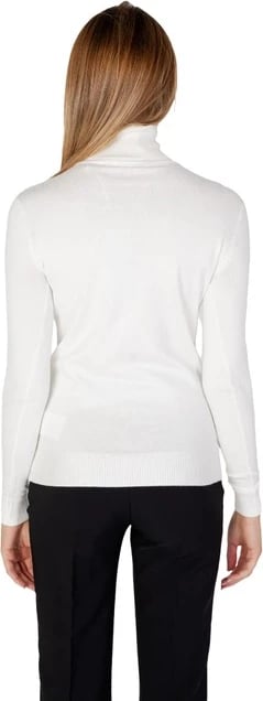 Rollkë për femra Guess