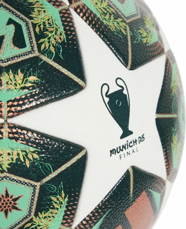 Top futbolli adidas, bardhë dhe gjelbër
