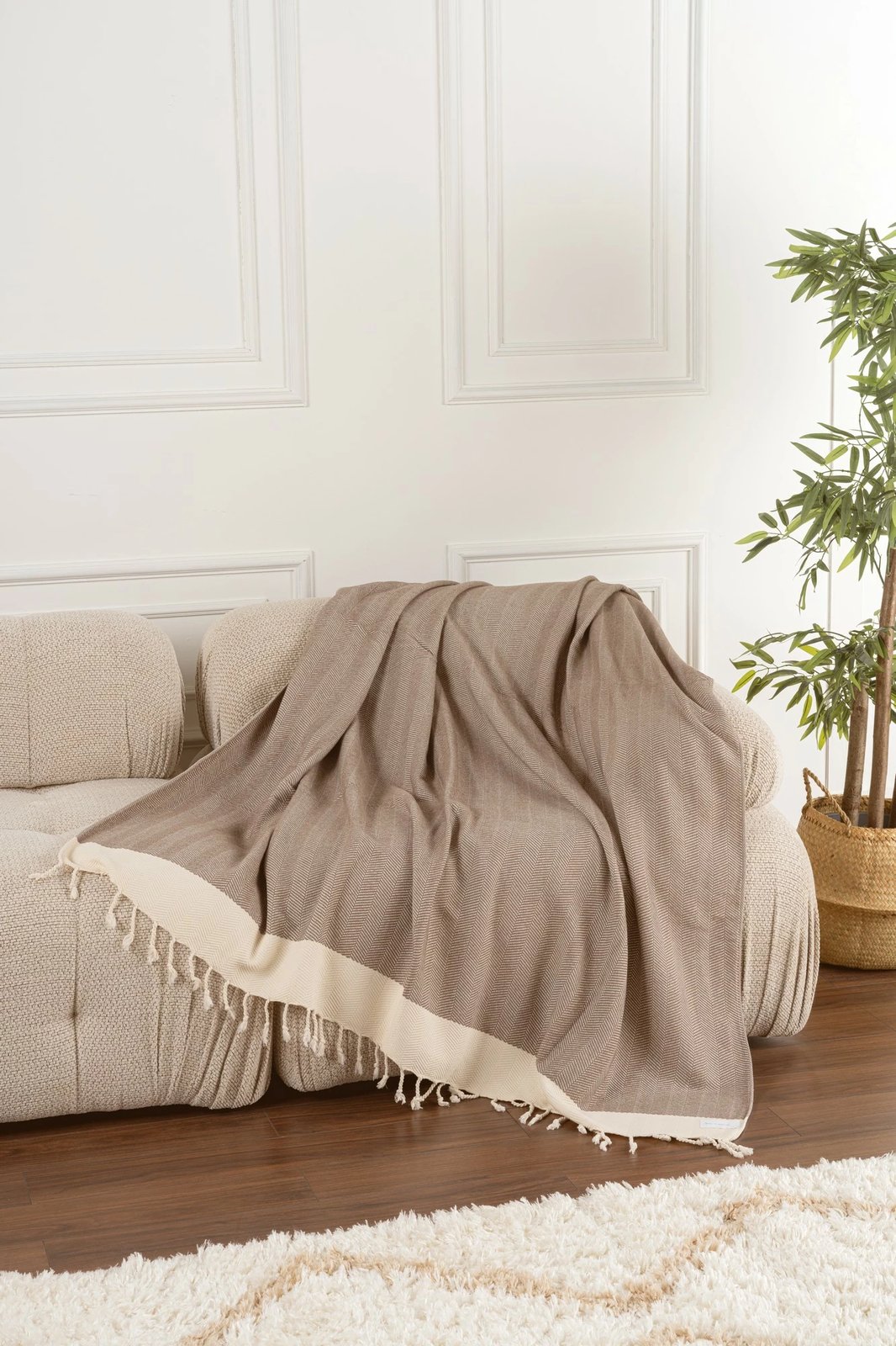 Mbulesë divani L'essentiel, ngjyrë kafe e çelët, Baliksirti