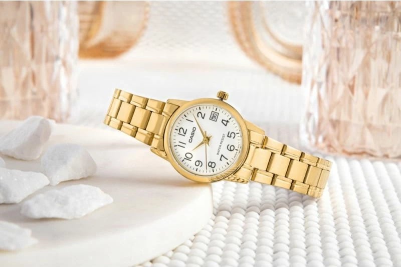 Orë dore për femra CASIO, ari