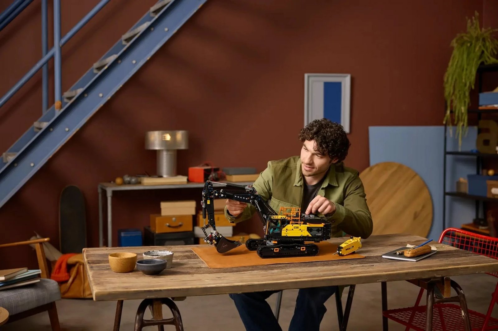 Set LEGO Technic Volvo EC500 Hybrid Excavator, 42215, për të rritur, e zezë/verdhe