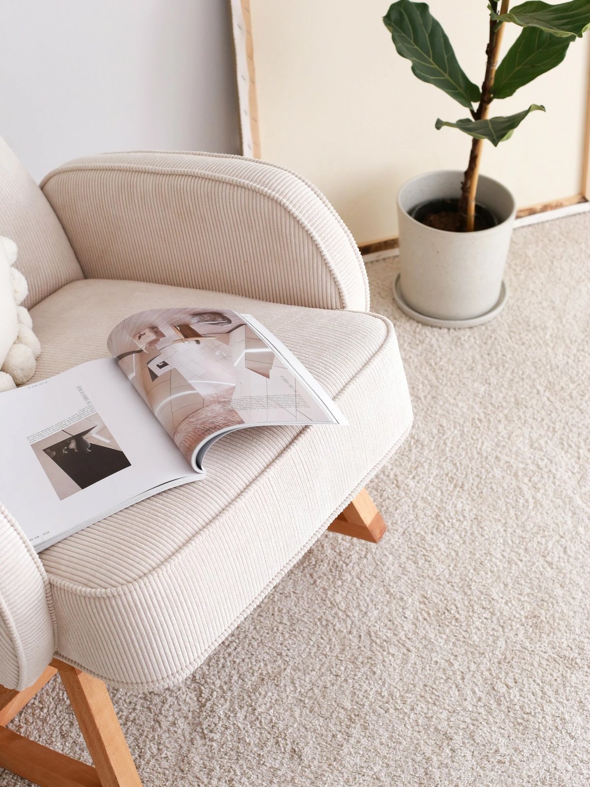 Karrige 'wing' Yoko, kadife korduro, e bardhë