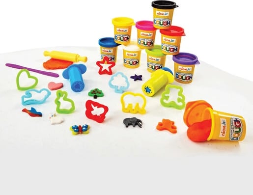 NICK DOUGH LOTS OF POTS