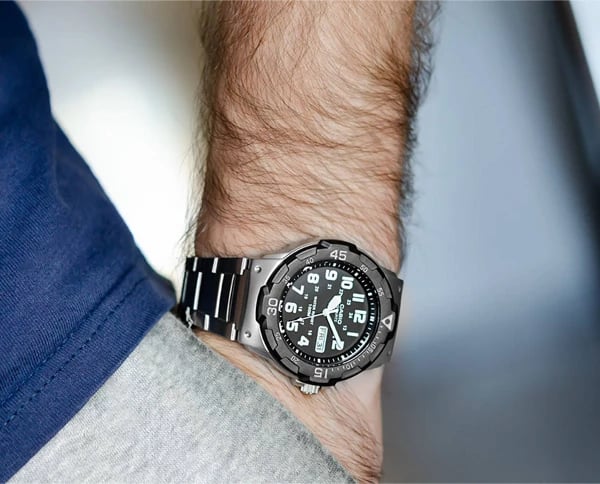 Orë dore për meshkuj Casio SPORT DIVER 100M, e zezë