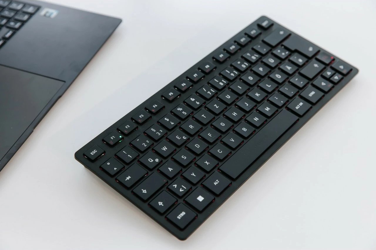 Tastierë Cherry KW 9200 MINI, 75%, Wired & Wireless, USB + RF Wireless + Bluetooth, Scissor key switch, QWERTZ, E zezë