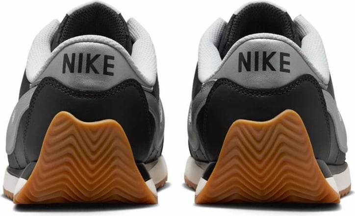 Këpucë Nike për femra, të zeza