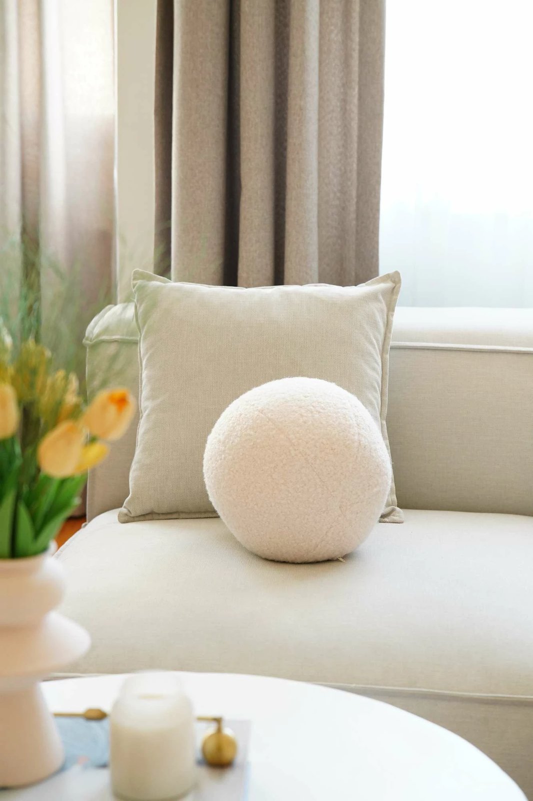 Jastëk dekorativ Teddy Top 20, ngjyrë bezhë e çelët