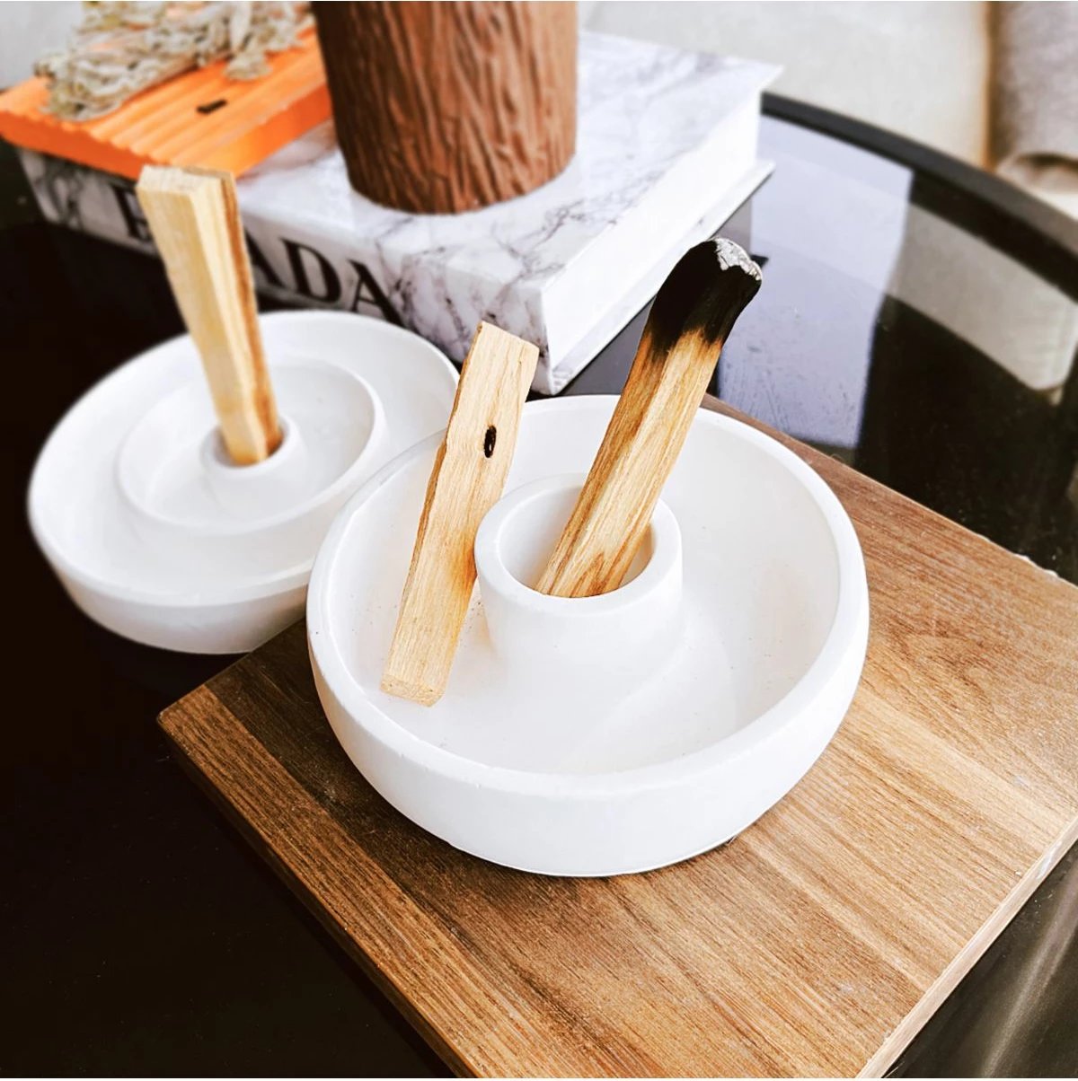 Enë qeramike për tymosje Palo Santo, Evila Originals, ngjyrë kafe