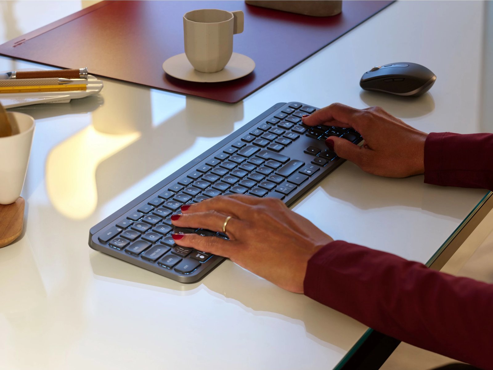 Tastierë Logitech MX Master Keys për Biznes, Wireless, Bluetooth, Grafit