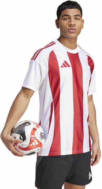 Maicë për meshkuj adidas, me vija të kuqe dhe të bardha