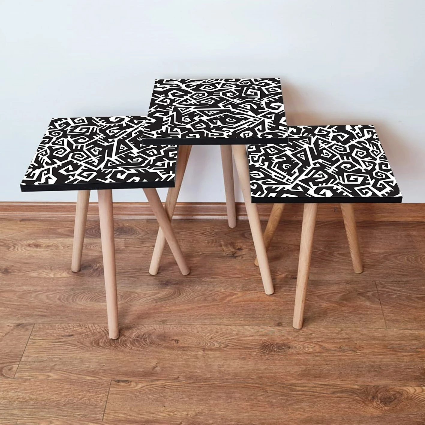 Set tavolinash të mbivendosura Skye Decor, 3 copë, e zezë