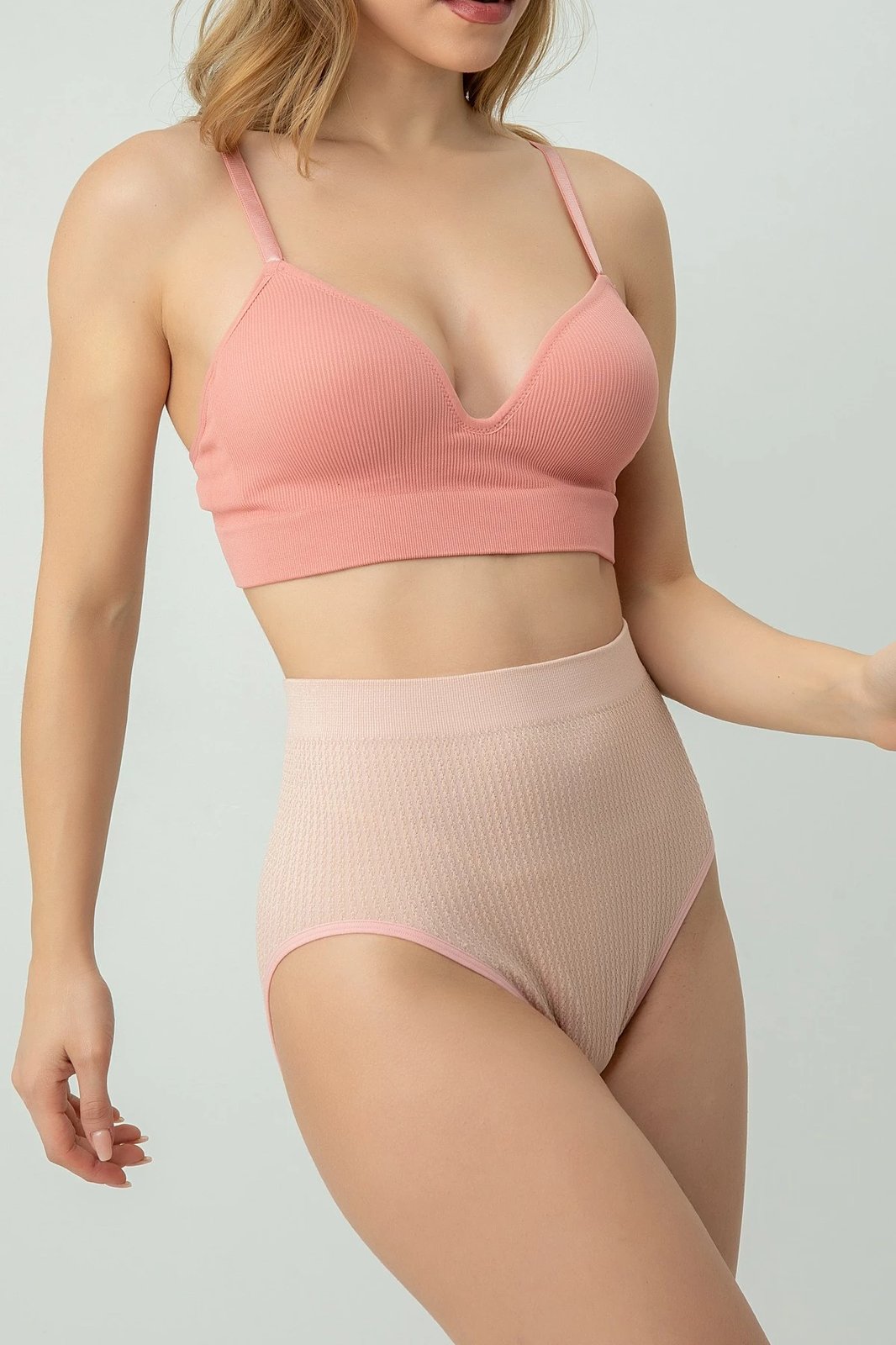 Sytjena Jumeon, 002-015286013, rozë e hapur