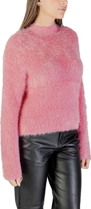 Xhemper femra Only, rozë