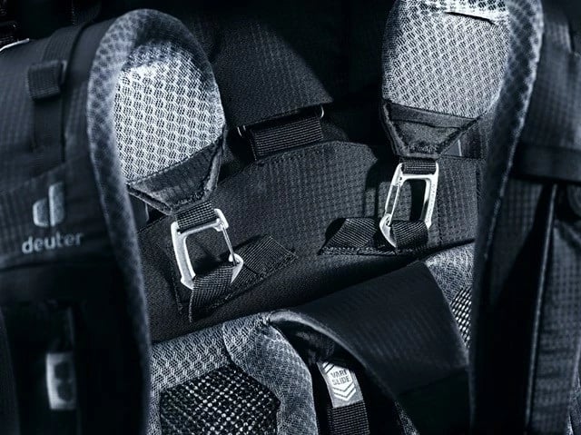 Çantë shpine Deuter Aircontact Pro 75+10, e zezë