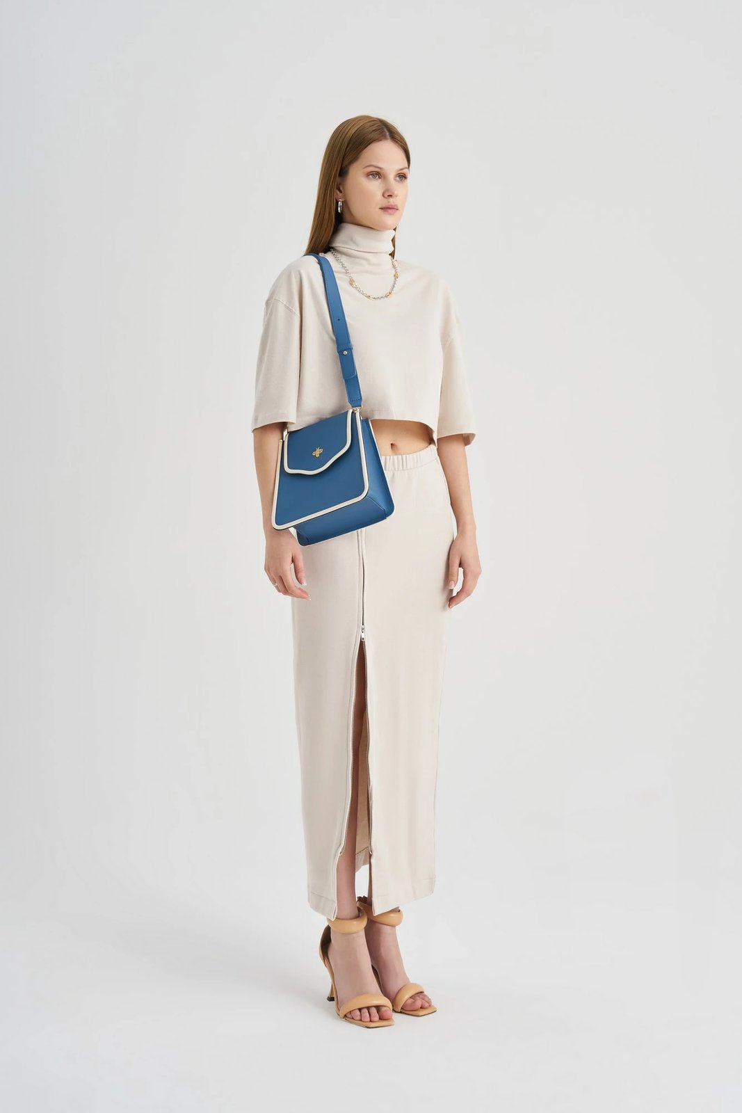 Çantë krahu Lucky Bees, 1248, ngjyrë kaltër-krem