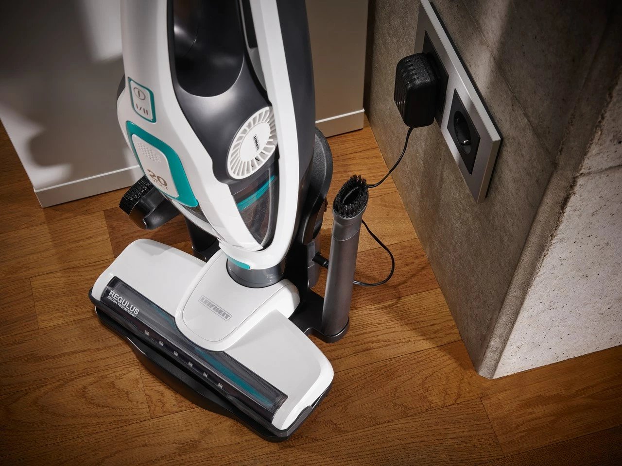 Fshesë elektrike pa kabllo Leifheit PowerVac 2in1, 20V, pa qese, bardhë/kaltër Fshesë elektrike pa kabllo Leifheit PowerVac 2in1, 20V, pa qese, bardhë/kaltër