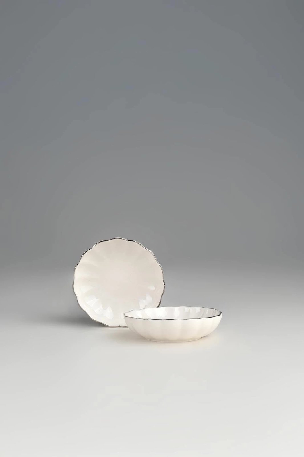 Set pjatash të vogla porcelani, të bardha e argjendi, 2 copë, BNLZF08KSS2220