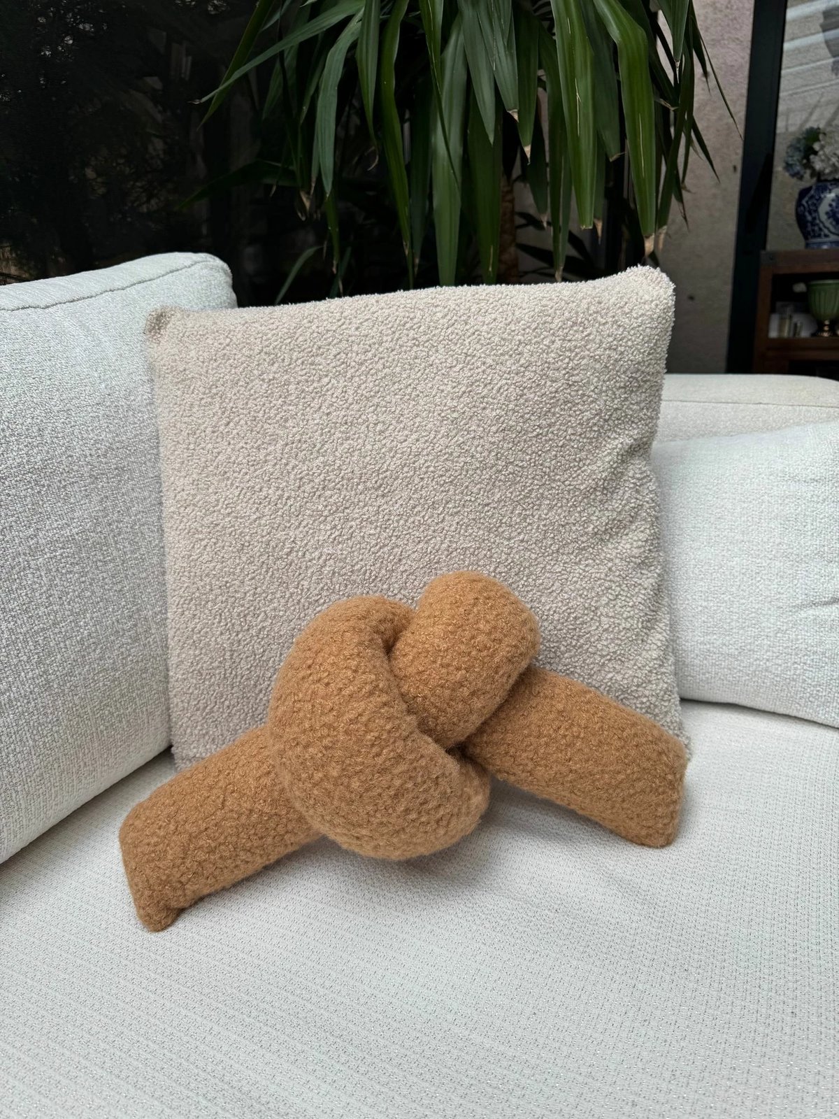 Jastëk dekorativ, ngjyrë kafe, Evila Originals, Ask Dugum, 44x22x18cm