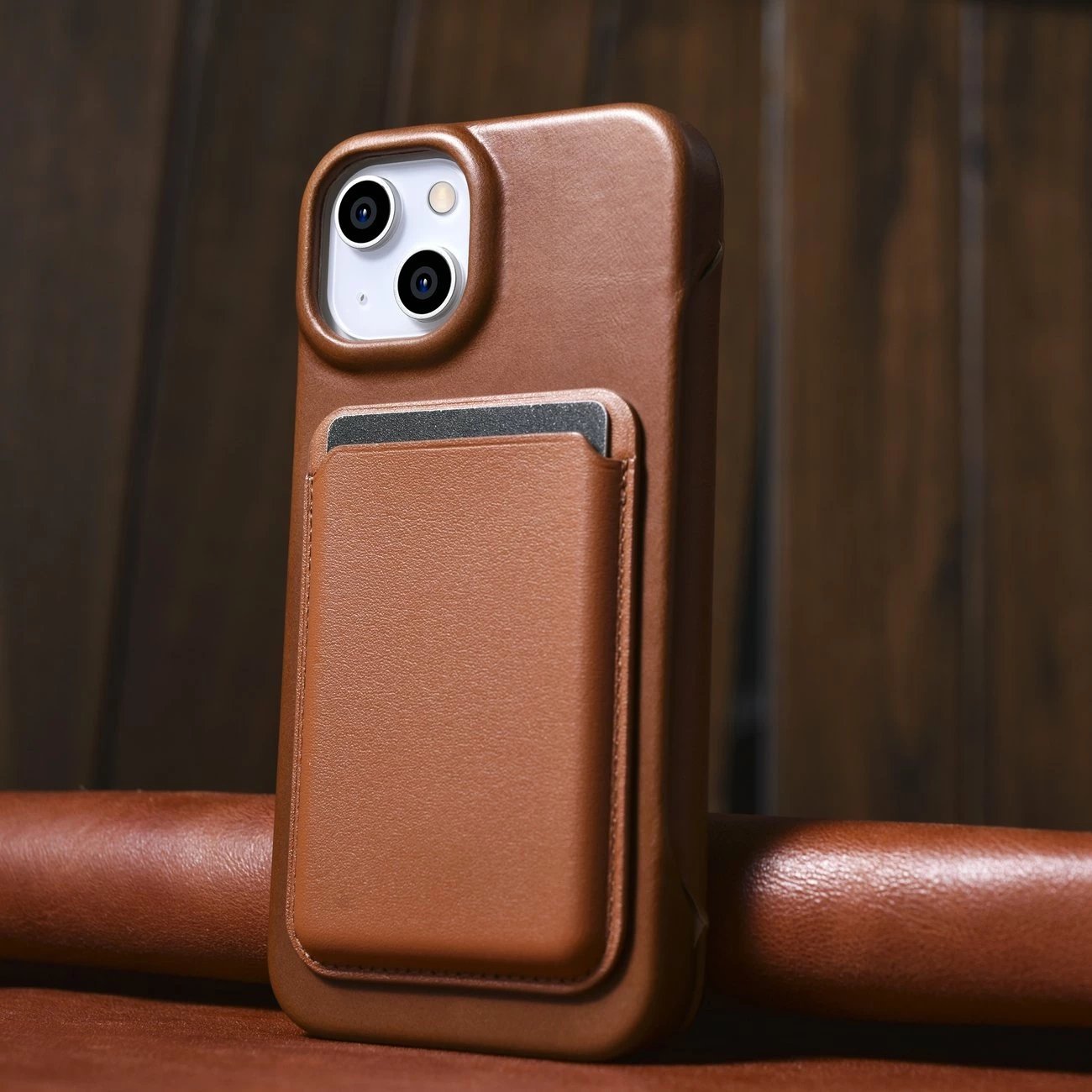 Mbështjellës iCarer Oil Wax Premium Leather Folio për iPhone 14 Plus, MagSafe, kafe