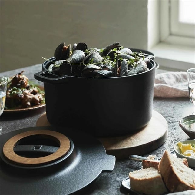Tenxhere Fiskars Norden 6L, gize, emalim, e zezë