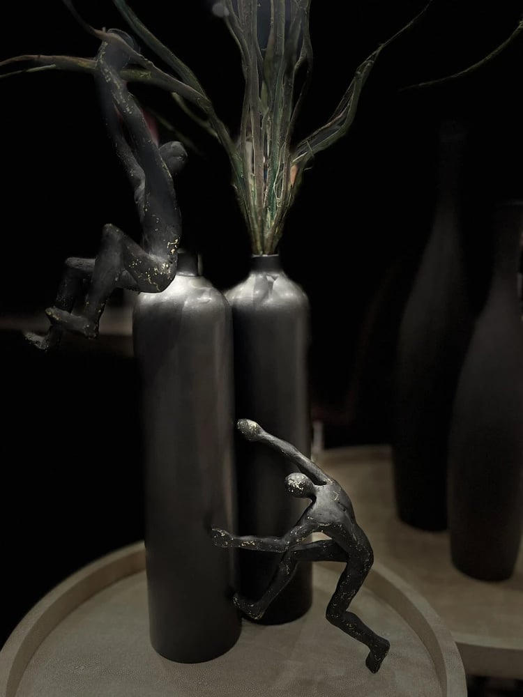 Dekor për mur, alpinist, polirezine, ngjyrë e zezë dhe ari, 14x6x24cm