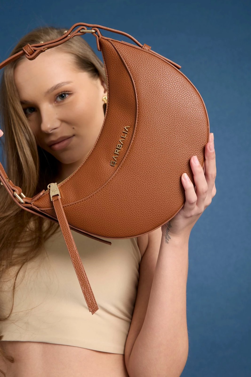 Çantë krahu Zoozie, Santorini, ngjyrë kafe e hapur