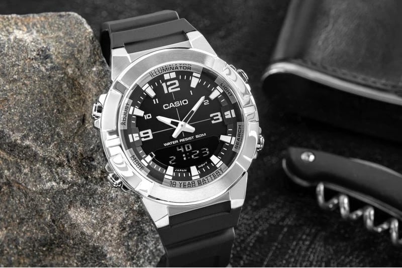 Orë dore për meshkuj CASIO, e zezë