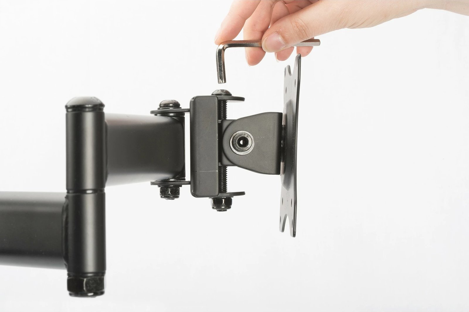 Mbajtës universal për 4 monitorë Digitus, stand/clamp, VESA 100x100, deri 27", i zi