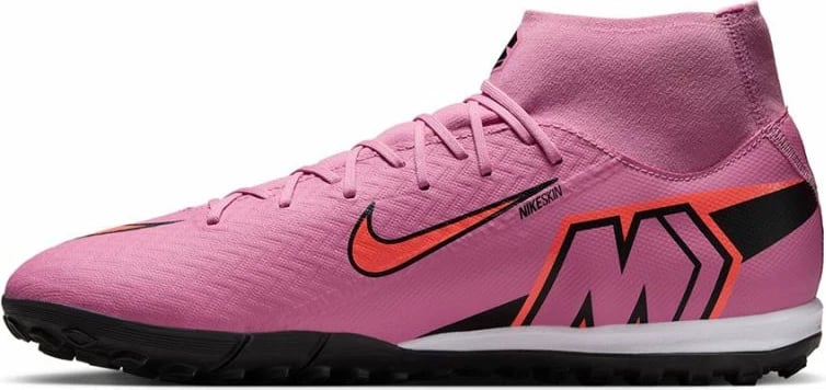 Atlete futbolli Nike, të kuqe