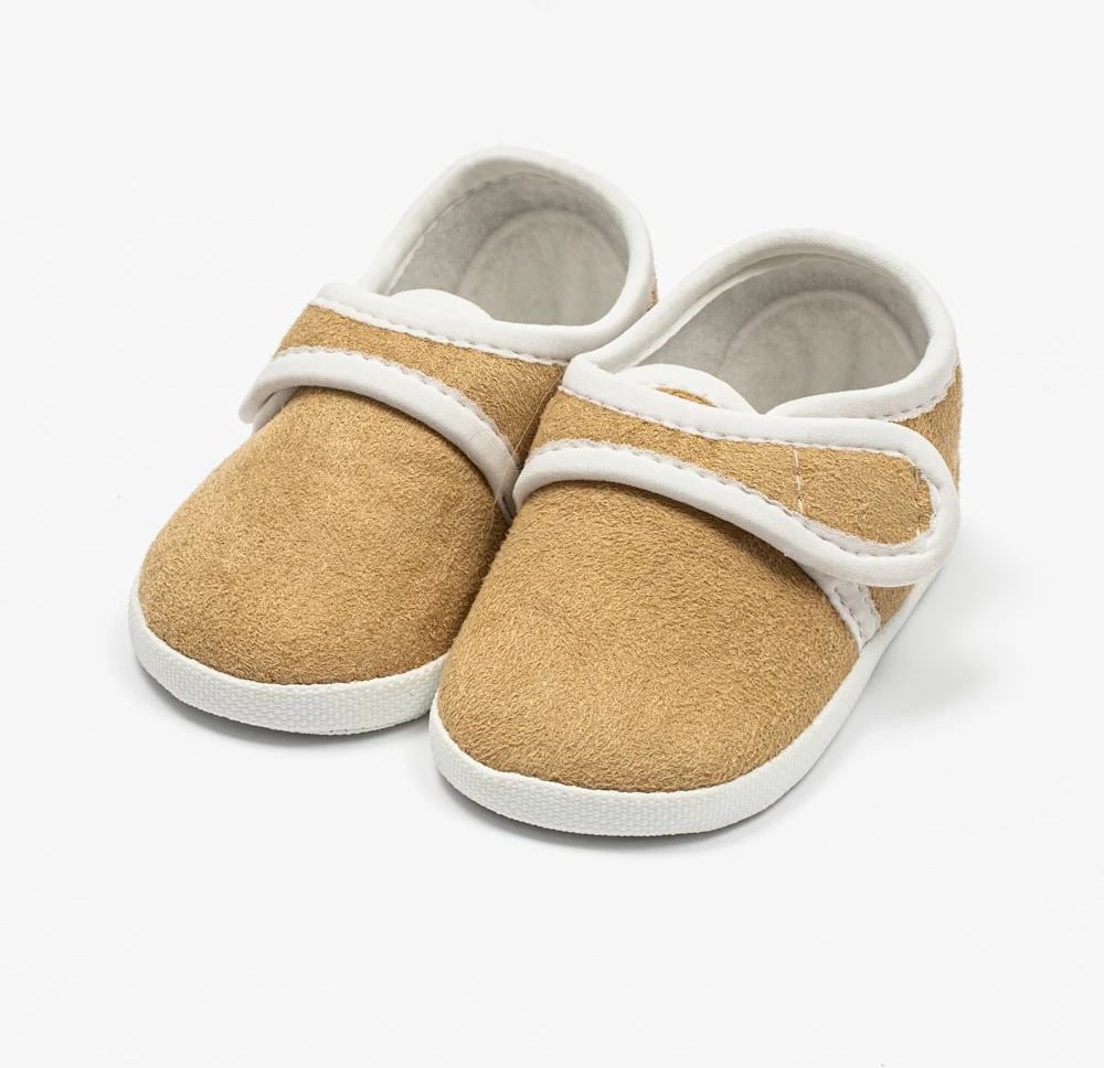 papuçe bebe, New Baby, 0-3 muaj, shollë PVC pa BPA, kamosh sintetik 100% poliester, mbyllje me ngjitës, shputë 10 cm, kafe